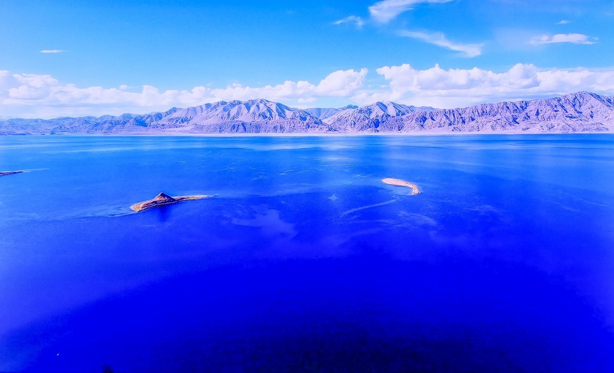 “蓝宝石”般的西藏水与山（翻拍）