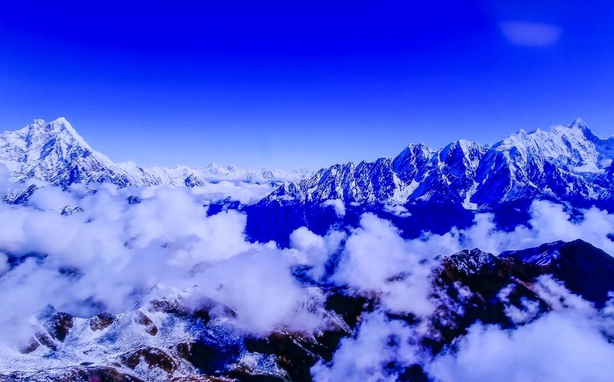 “蓝宝石”般的西藏水与山（翻拍）