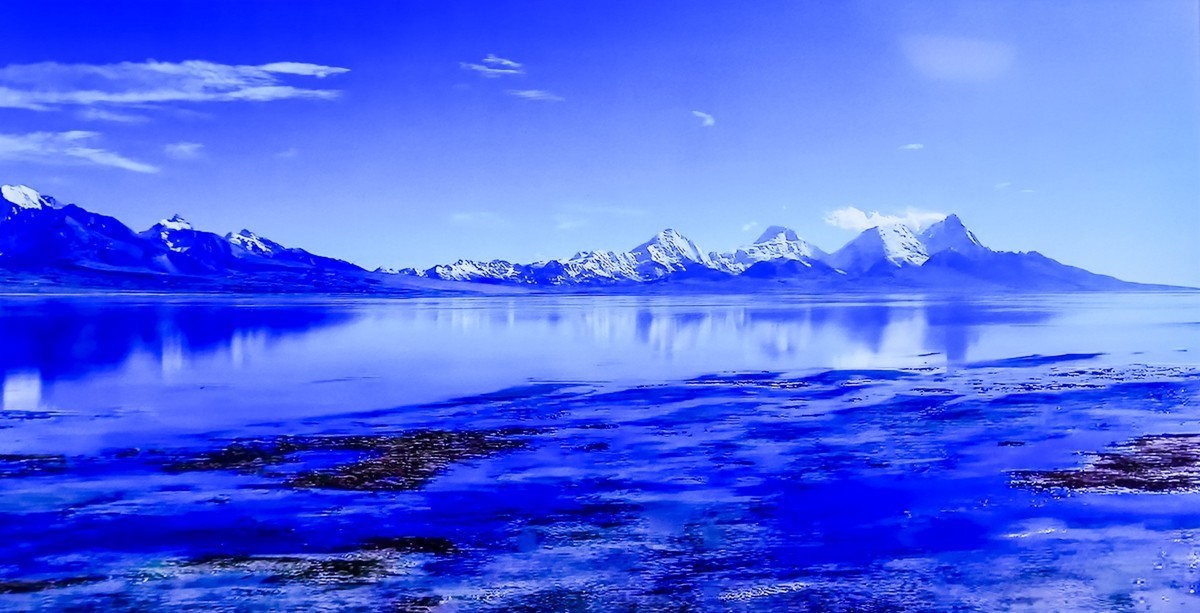 “蓝宝石”般的西藏水与山（翻拍）