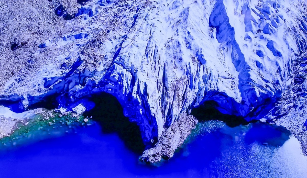 “蓝宝石”般的西藏水与山（翻拍）