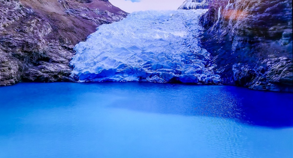 “蓝宝石”般的西藏水与山（翻拍）