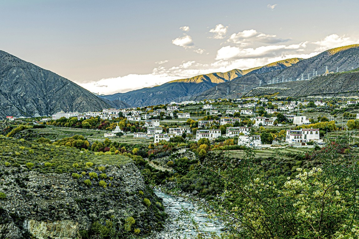 行走在318国道--甘孜--乡城县青德镇【14】