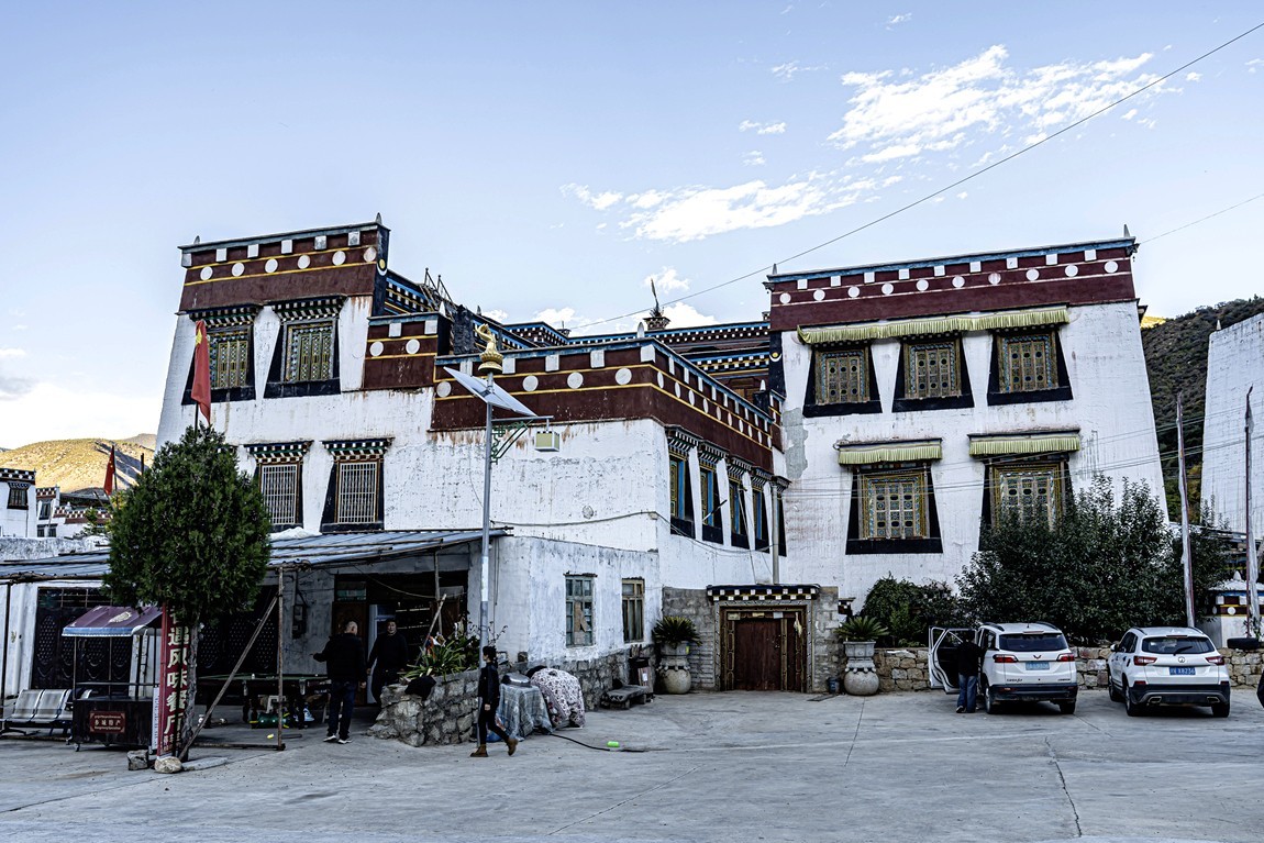 行走在318国道--甘孜--乡城县青德镇【14】