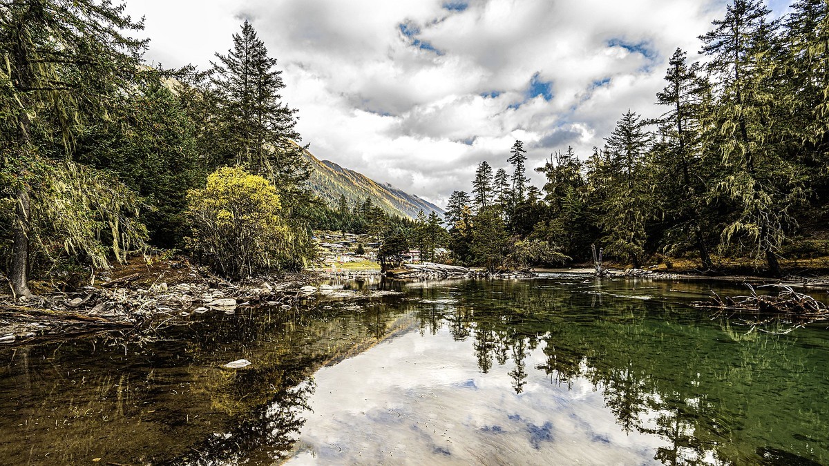 行走在318国道--初探月亮湖【3】