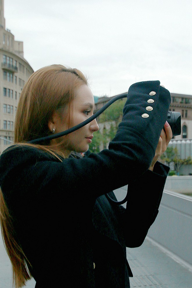 超广镜头摄人像