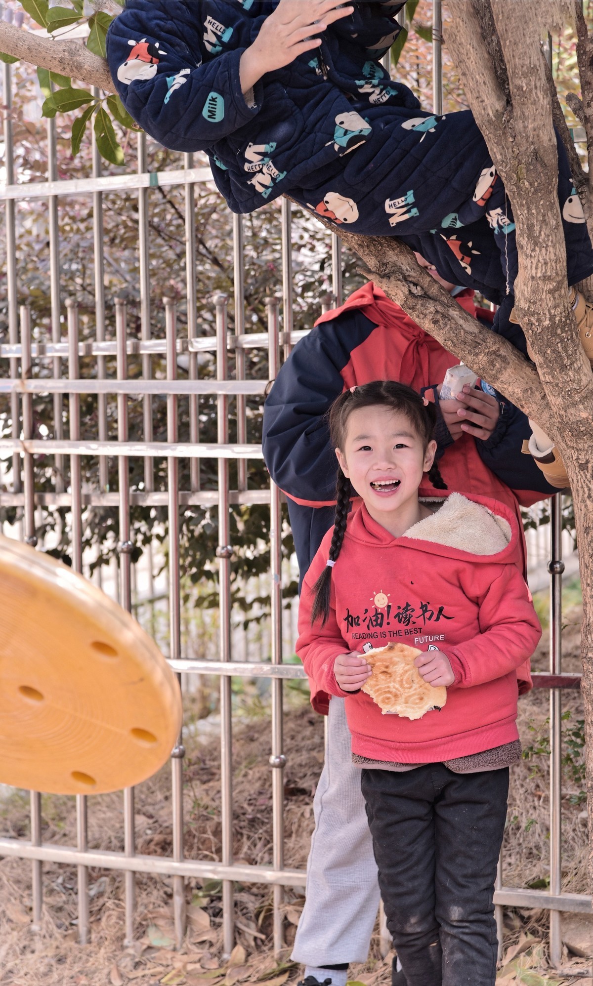 冬天和老奶奶一起晒太阳