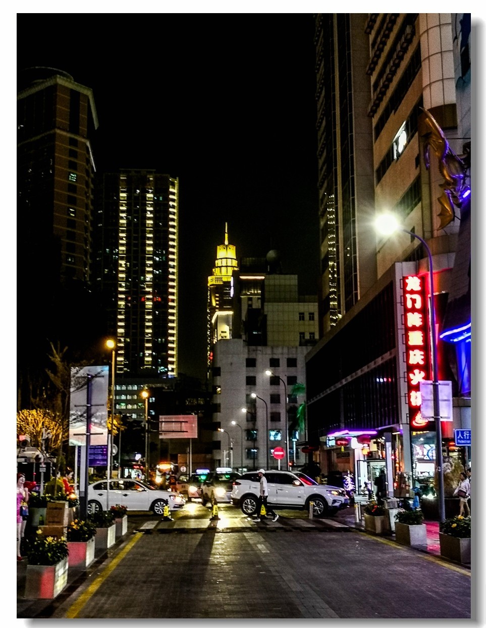夜摄“东门町”（深圳）
