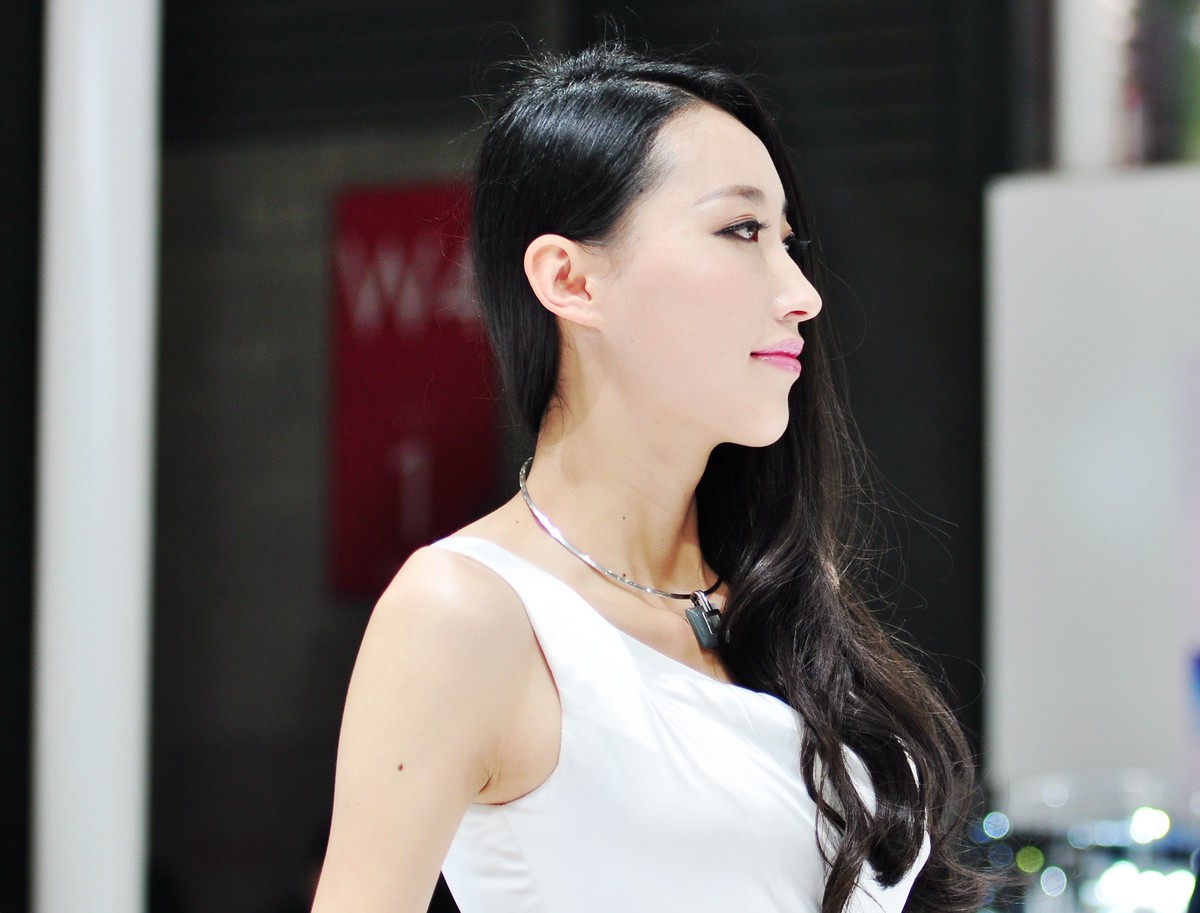 一组十年前D90 70-200 2.8 原片直出上海车展模特杂拍十