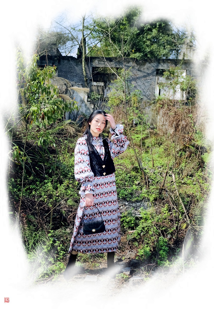 #大拜年# 虎年带个美女给您拜年！