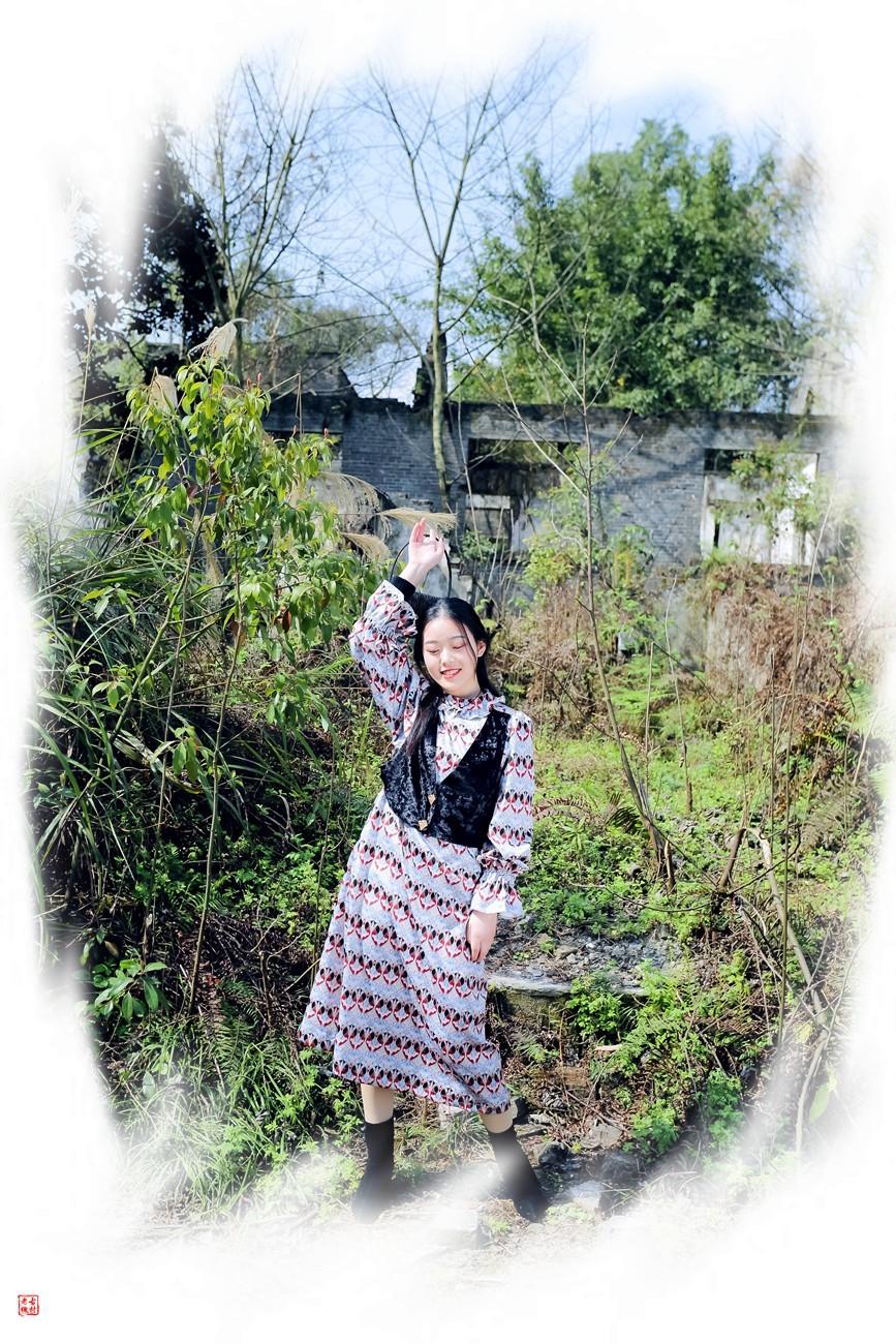 #大拜年# 虎年带个美女给您拜年！