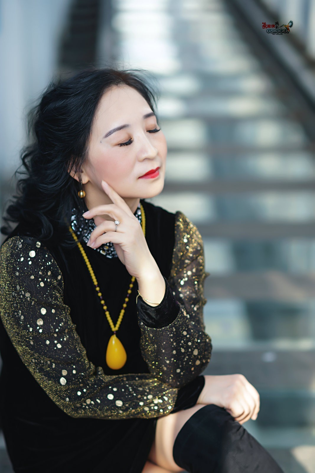 【玻璃轨道美女】---闪亮