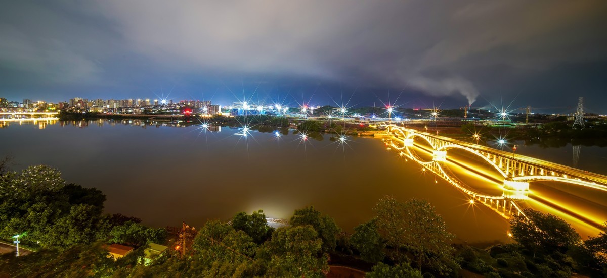 夜宿赣州西津门