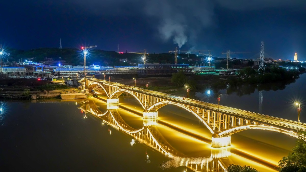 夜宿赣州西津门