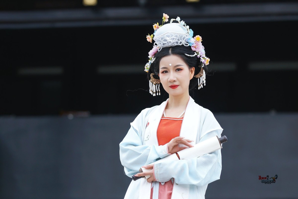 【春日宋制侍女】---婉灵
