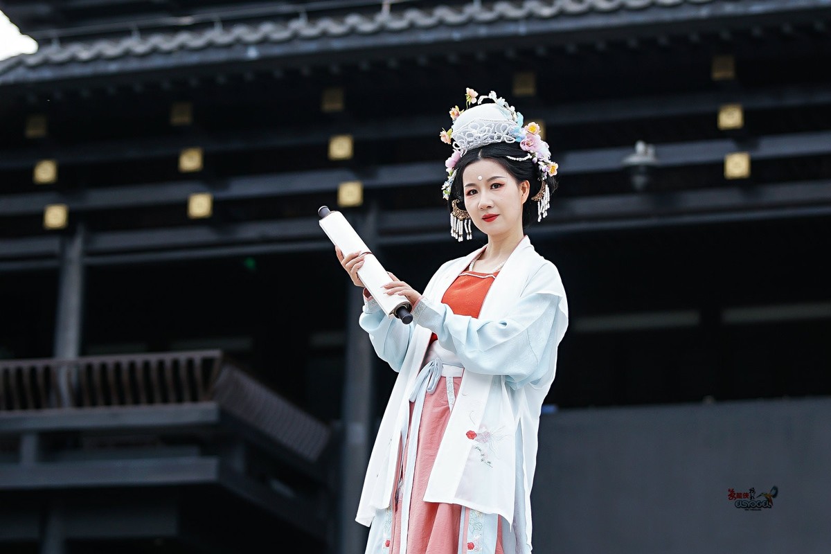 【春日宋制侍女】---婉灵