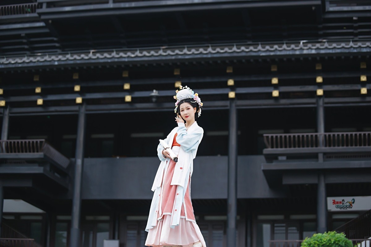 【春日宋制侍女】---婉灵