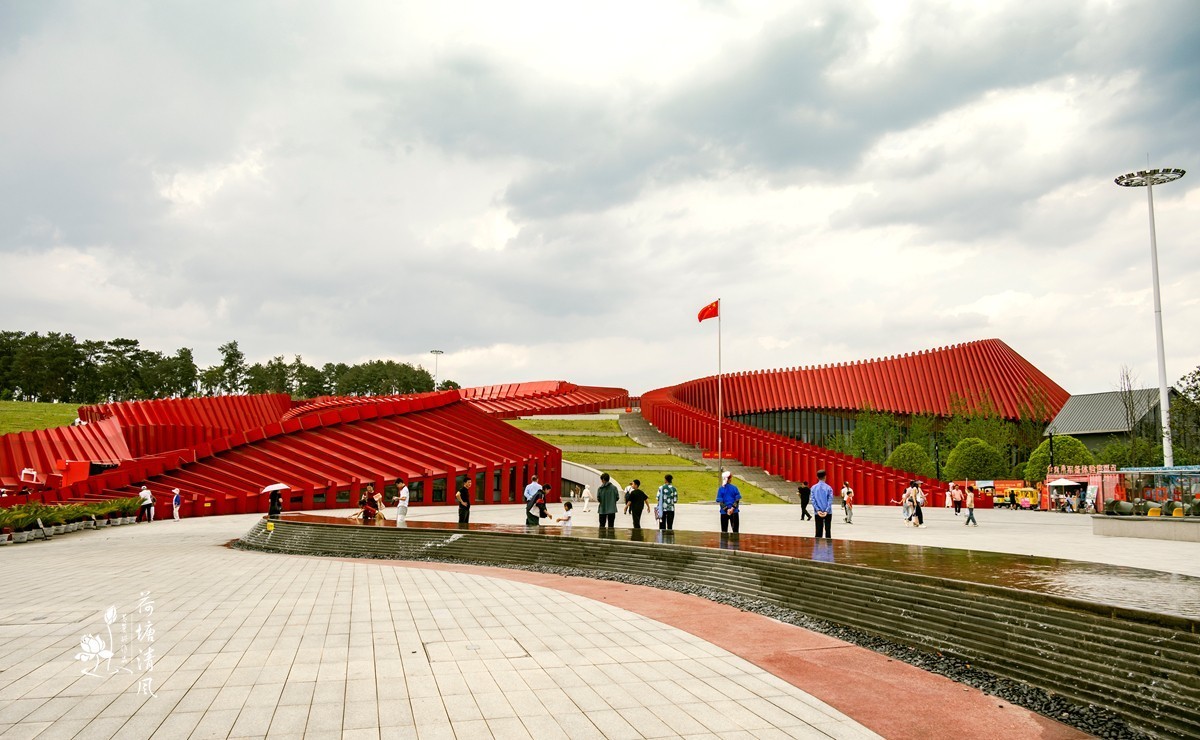 贵州长征文化数字艺术馆(红飘带)、