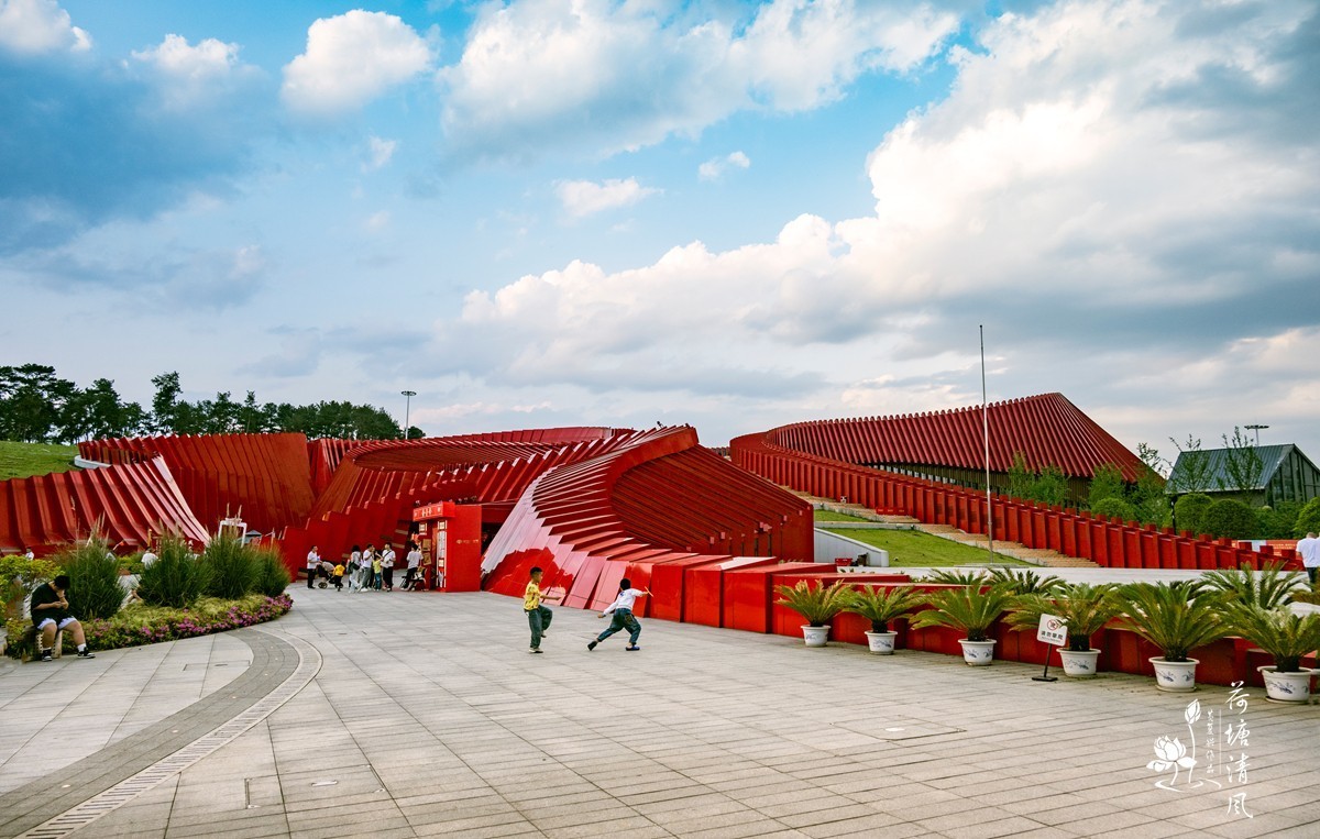 贵州长征文化数字艺术馆(红飘带)、