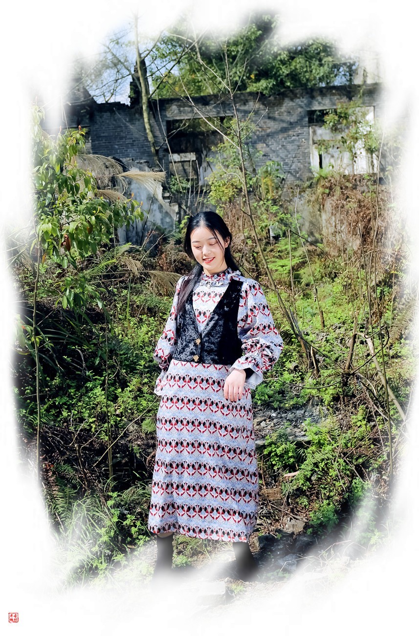 #大拜年# 虎年带个美女给您拜年！