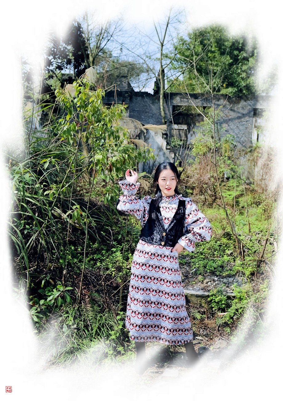 #大拜年# 虎年带个美女给您拜年！