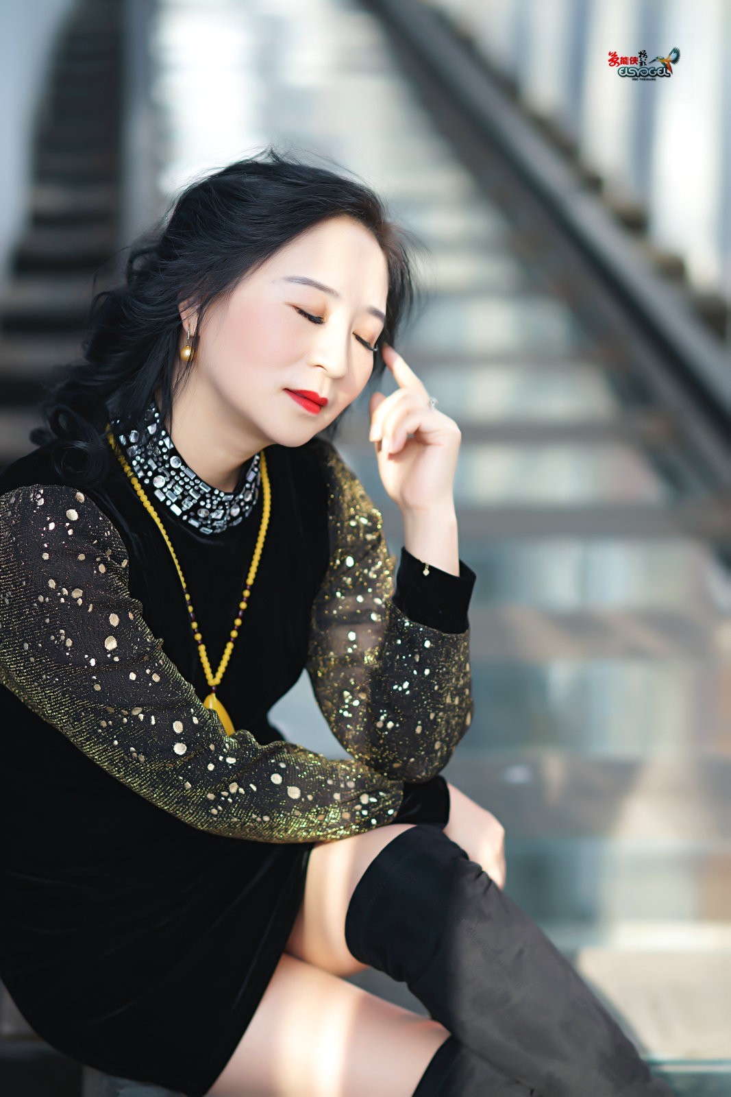 【玻璃轨道美女】---闪亮