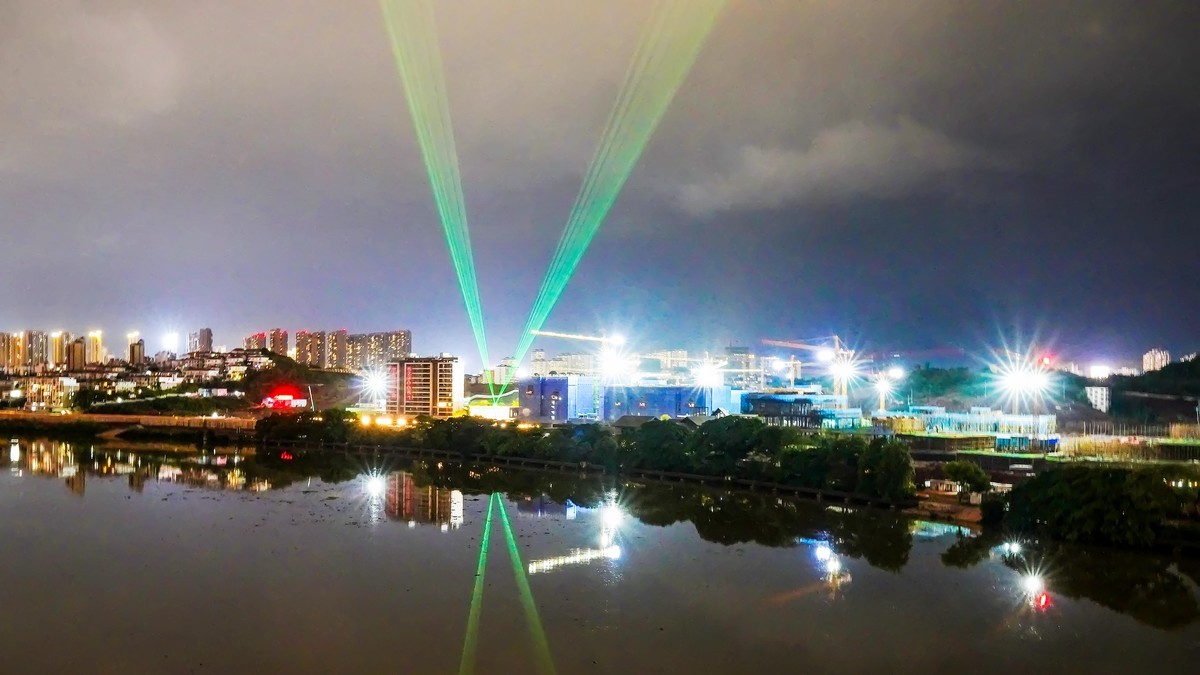 夜宿赣州西津门