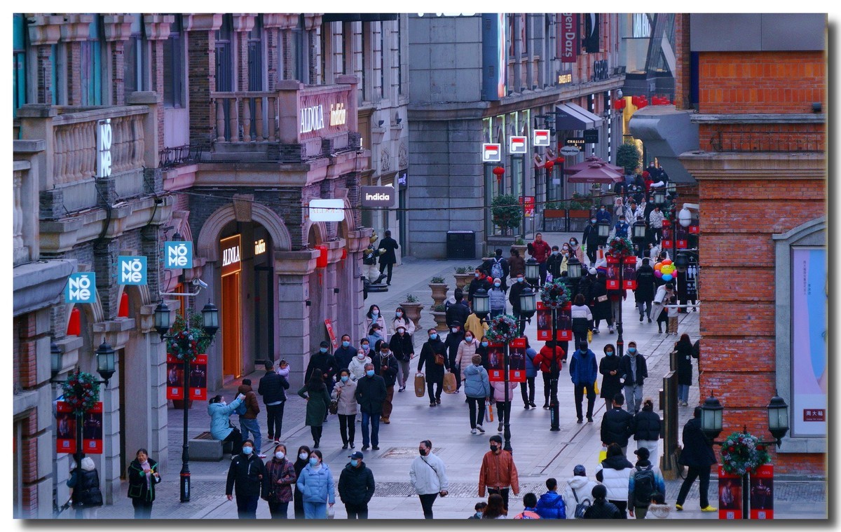 #2023 不一样的春节#  大年初六的汉街