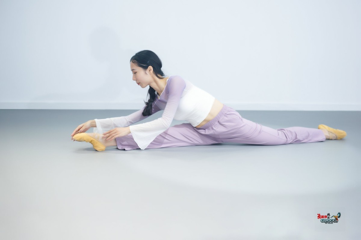 【1108舞蹈女生】---姗姗