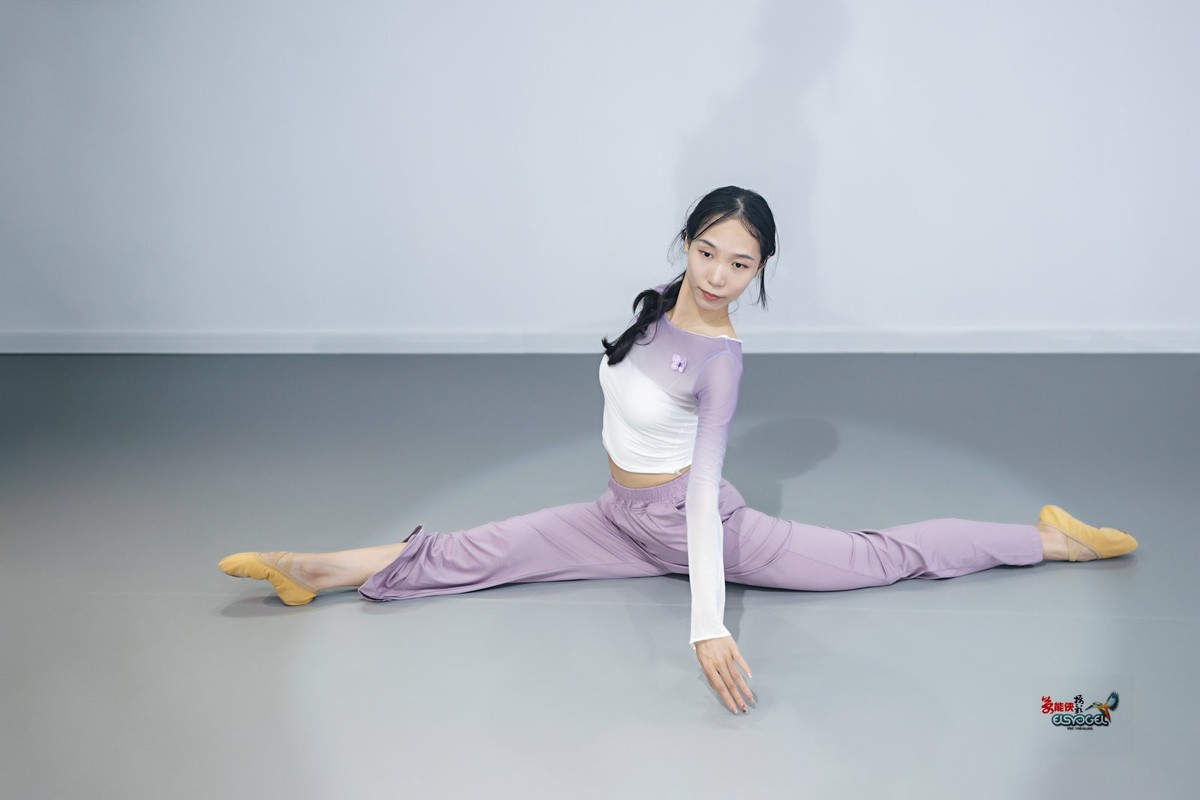 【1108舞蹈女生】---姗姗