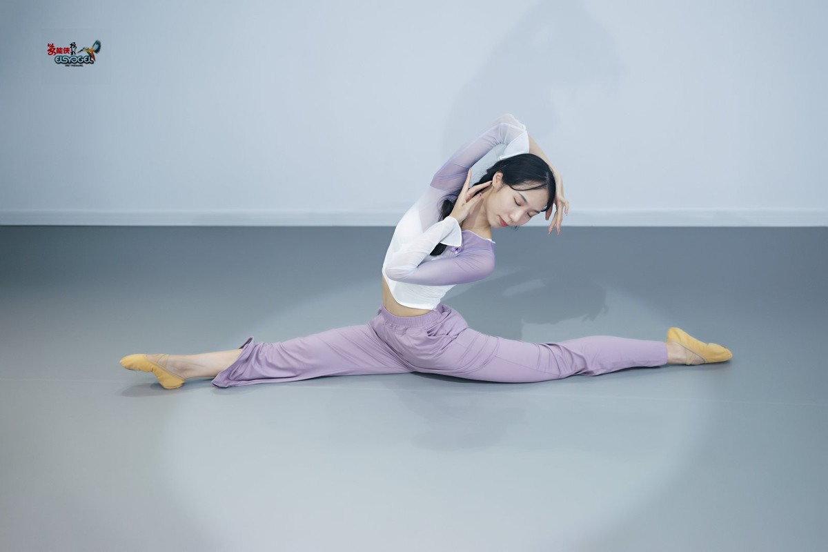 【1108舞蹈女生】---姗姗