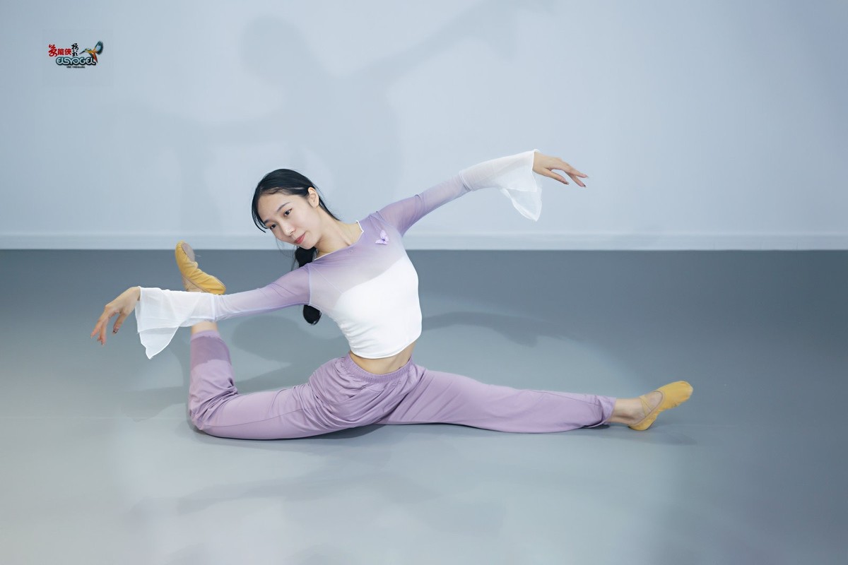 【1108舞蹈女生】---姗姗