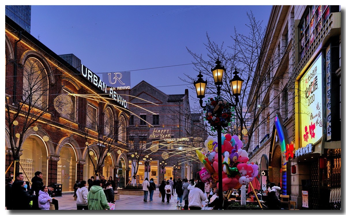 #2023 不一样的春节#  大年初六的汉街