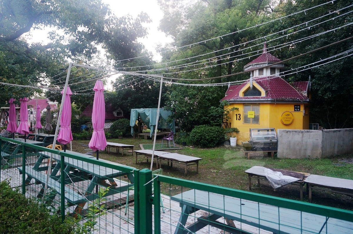 寂寞的咖啡小镇*东湖——武汉随笔