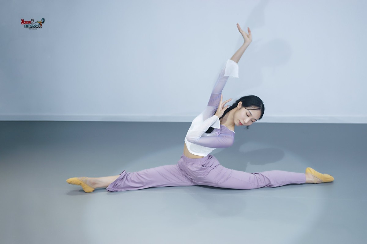 【1108舞蹈女生】---姗姗