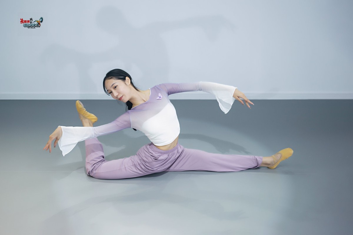 【1108舞蹈女生】---姗姗