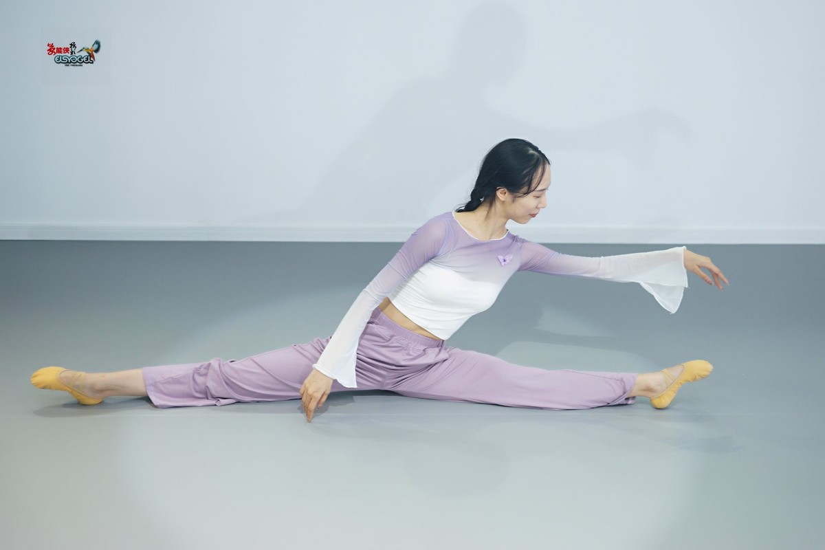 【1108舞蹈女生】---姗姗