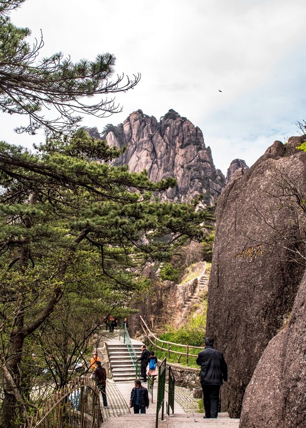 黄山--峰峦随镜入画来【14】