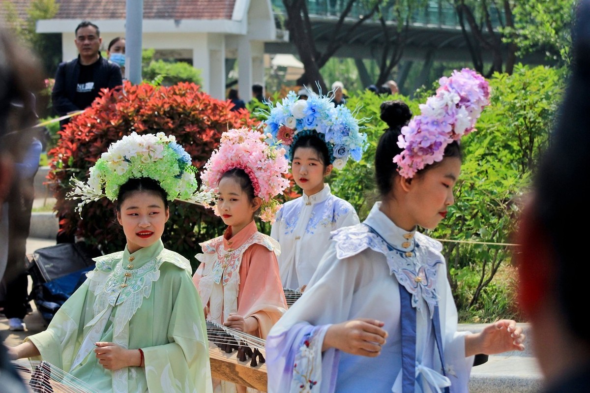 公园抓拍——国风●古筝