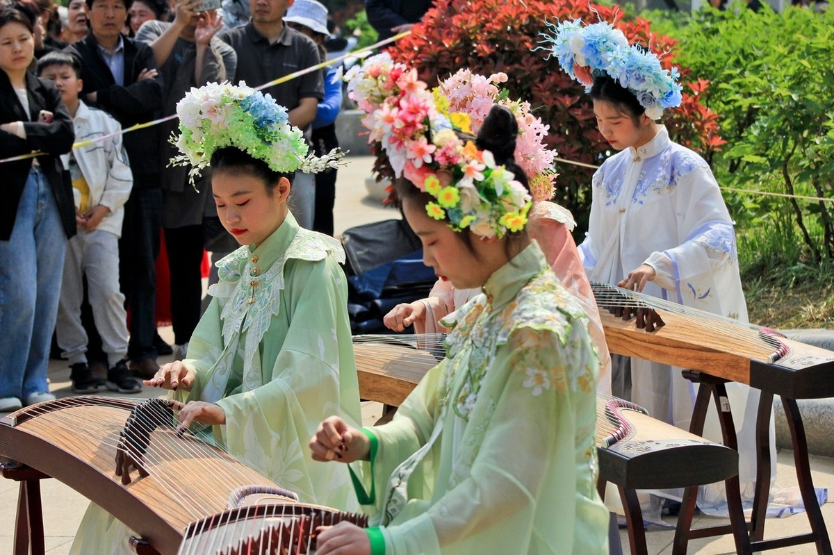 公园抓拍——国风●古筝