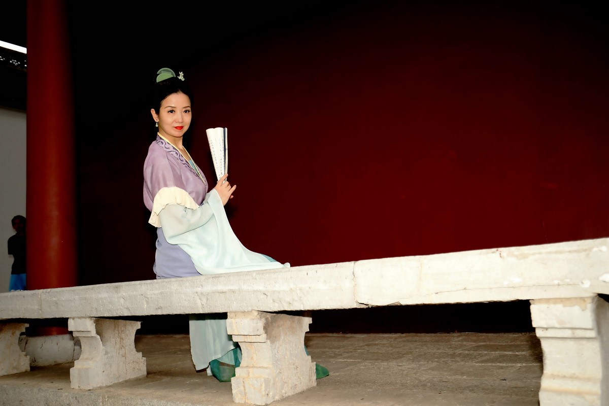 晴川阁的美女！