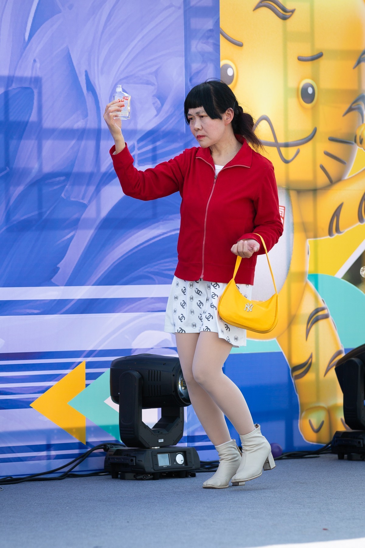 给我一片天空，誓让云霞灿烂