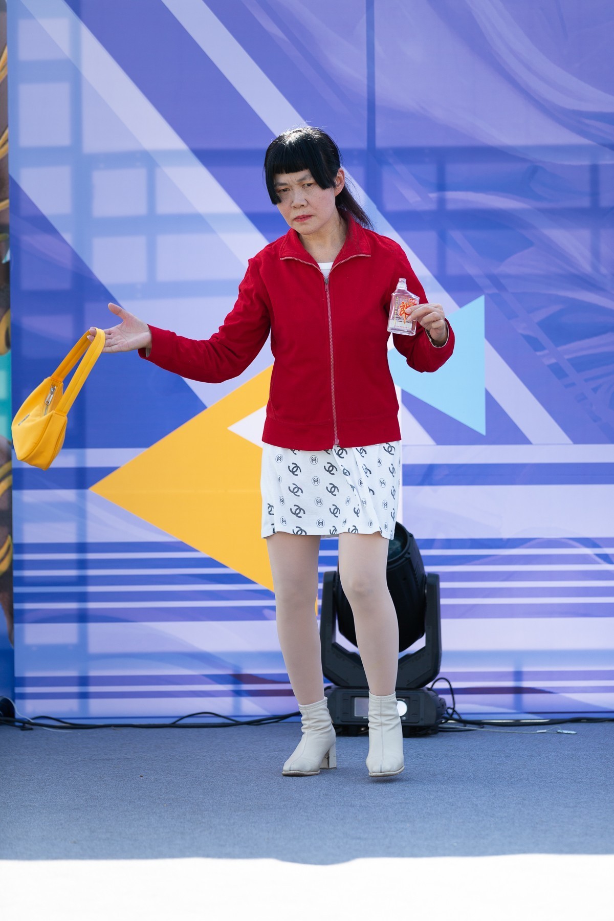 给我一片天空，誓让云霞灿烂