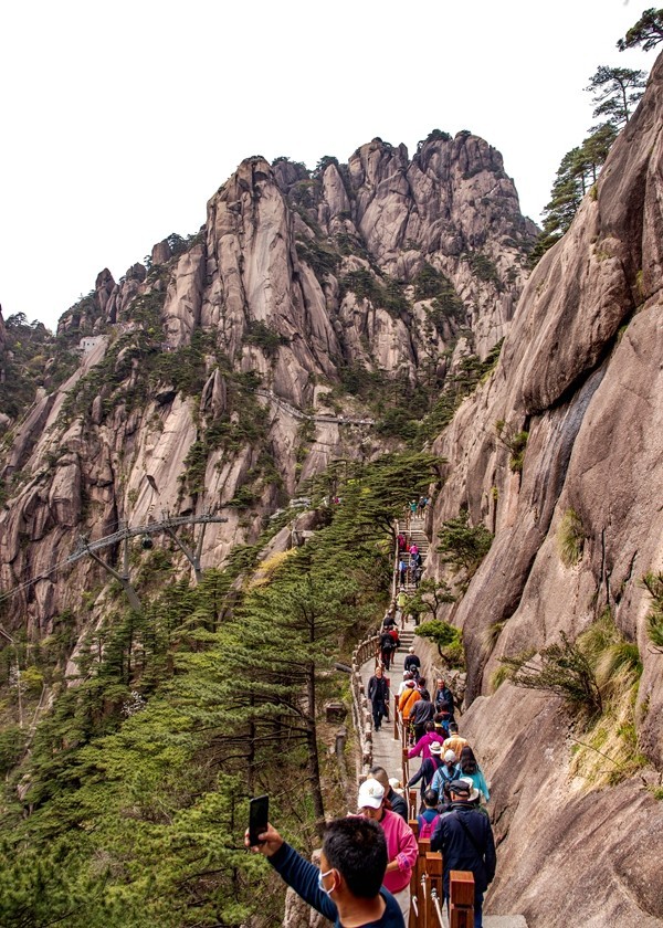 黄山--峰峦随镜入画来【14】