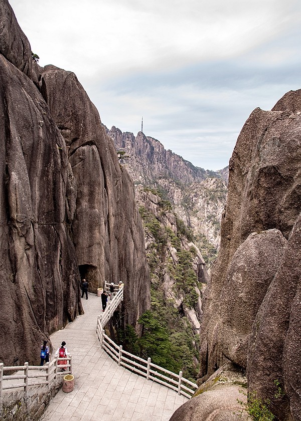 黄山--峰峦随镜入画来【14】