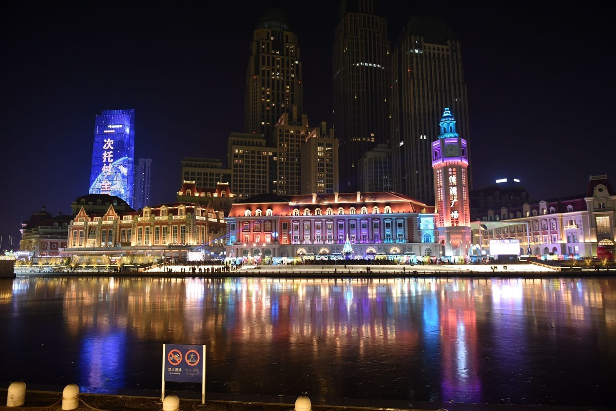 圣诞平安夜的津湾广场