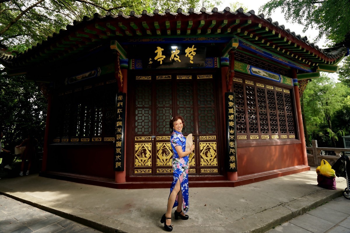 晴川阁的美女！