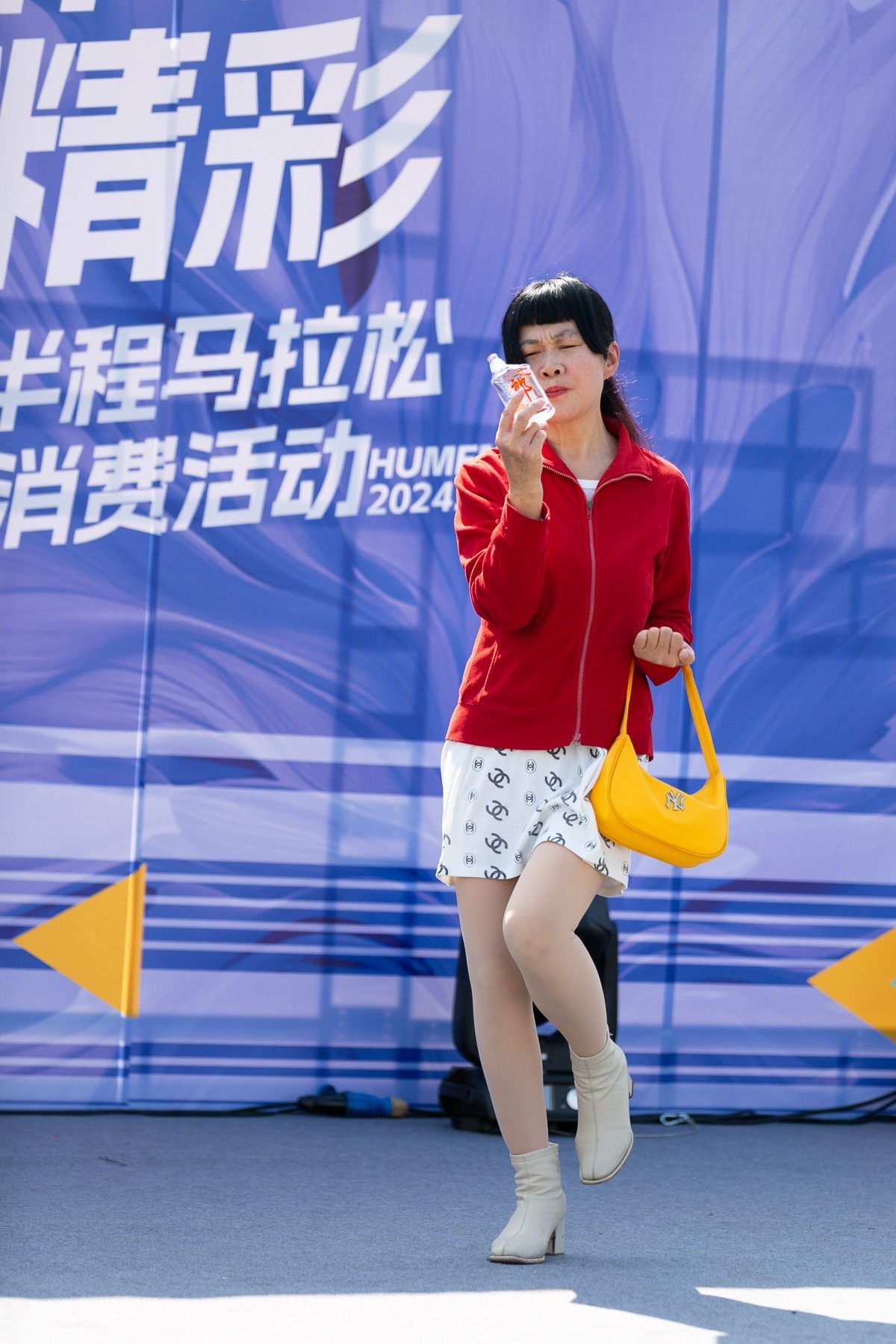 给我一片天空，誓让云霞灿烂