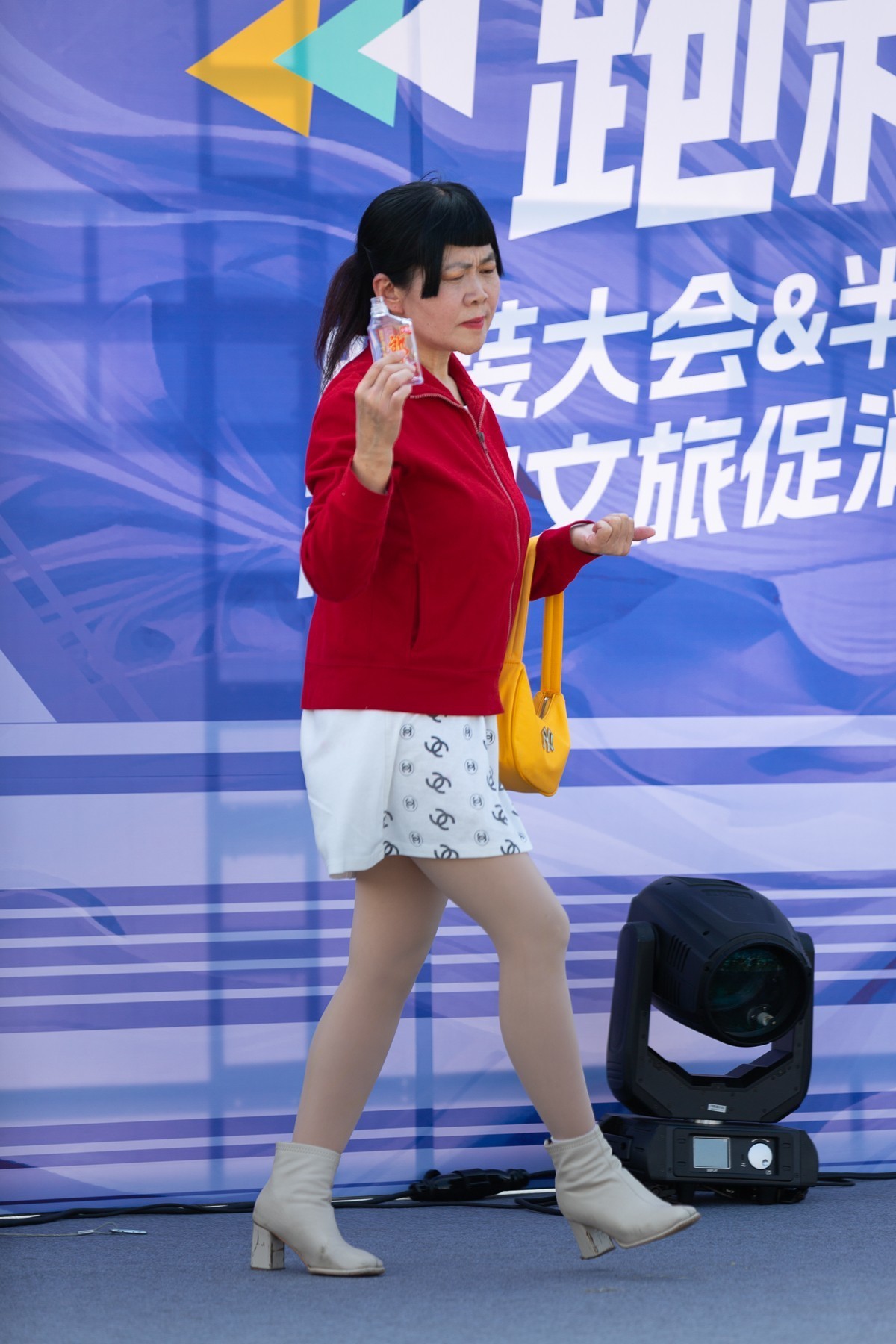 给我一片天空，誓让云霞灿烂