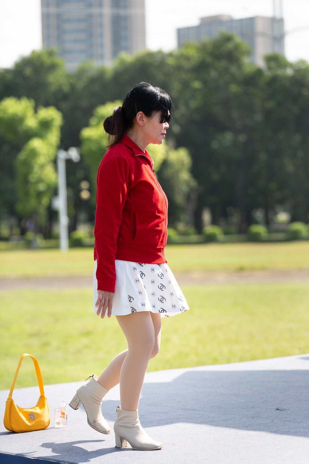 给我一片天空，誓让云霞灿烂