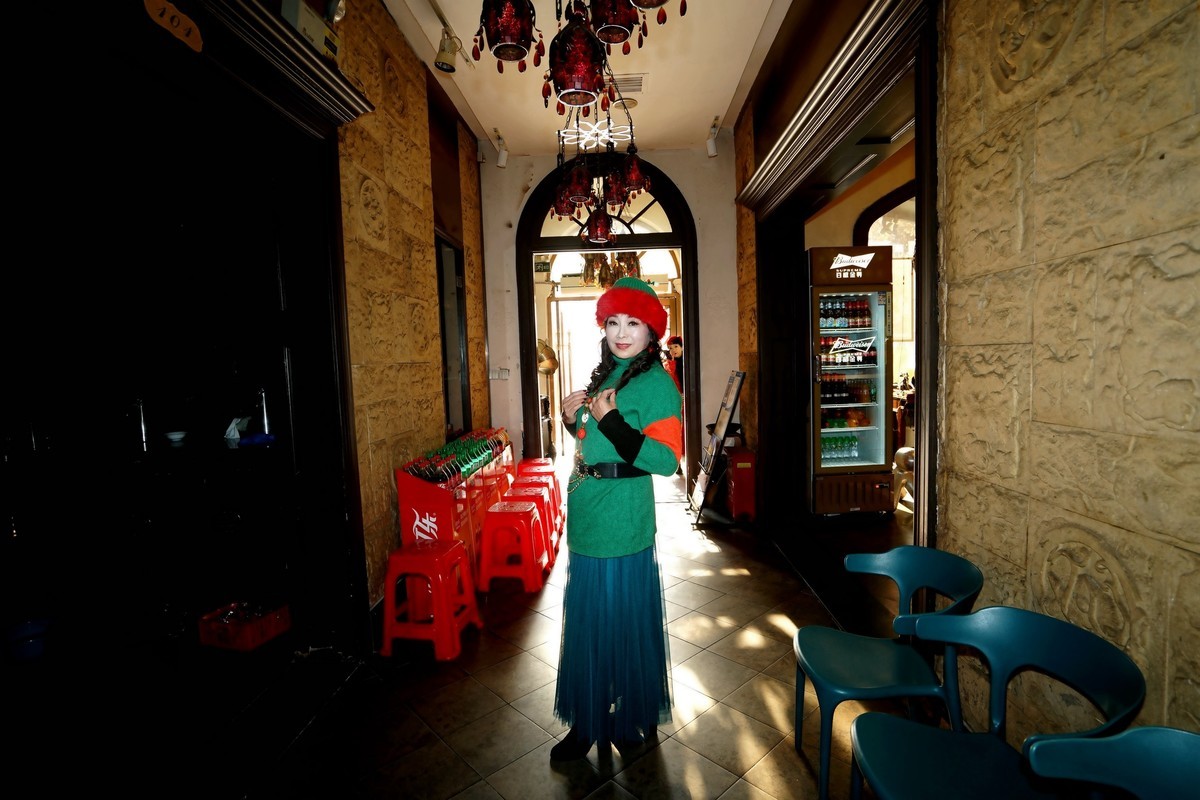 2025平安夜荟聚在{老汉口吴公馆｝的美女